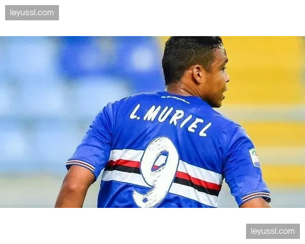 里斯身披梦想队5号球衣首秀：亚特兰大球迷的热情欢迎